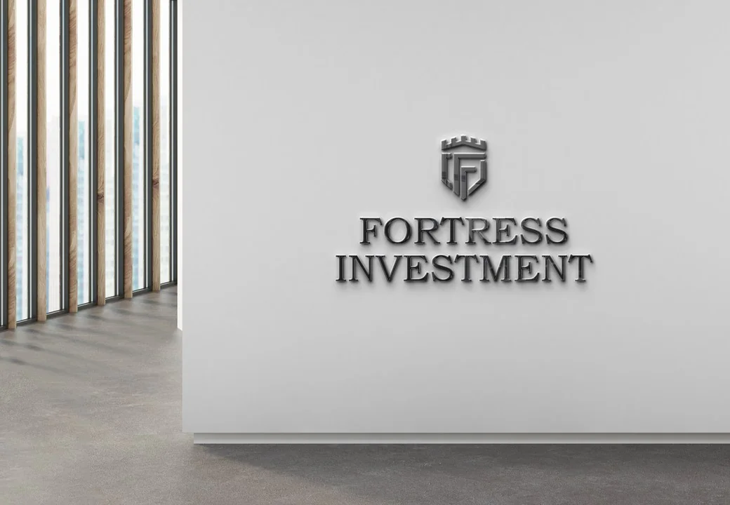 Fortress — логотип на стене